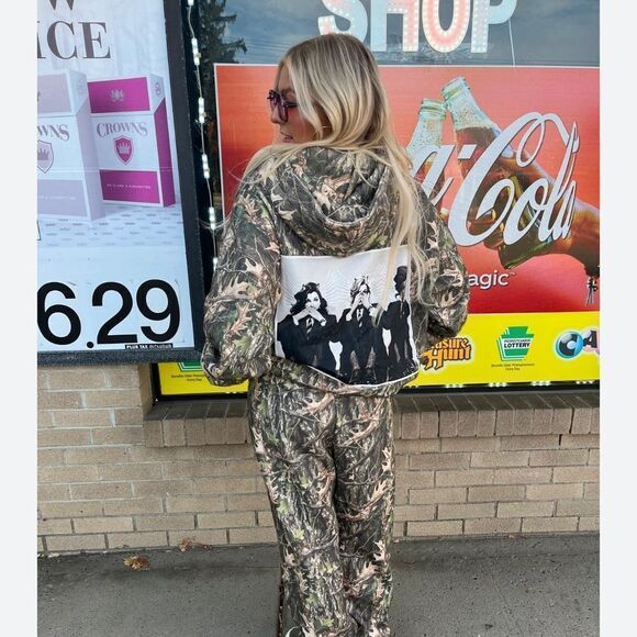 boys lie manhunt hoodie - Picture 2 of 6
